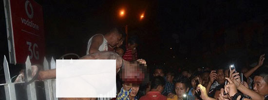 قتل مرد عریان و متجاوز توسط مردم در خیابان (عکس 18+)