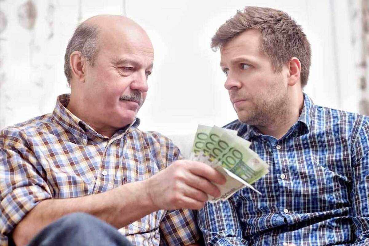 قرض دادن پول به اعضای خانواده
